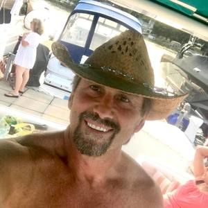 Meet your Posher, Thomas